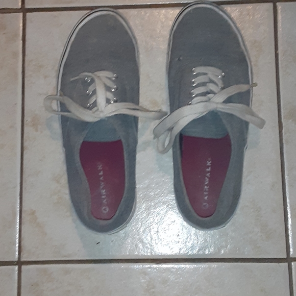 Shoes - Picture 5 of 6